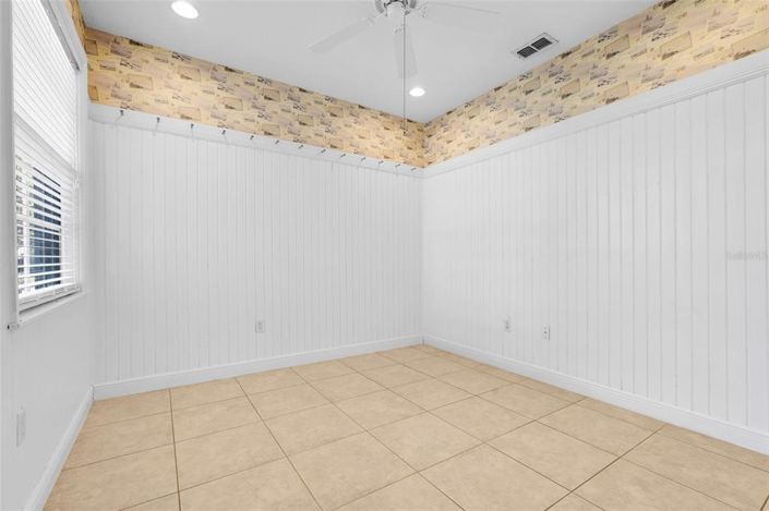 Image No.17-2 Bed House for sale