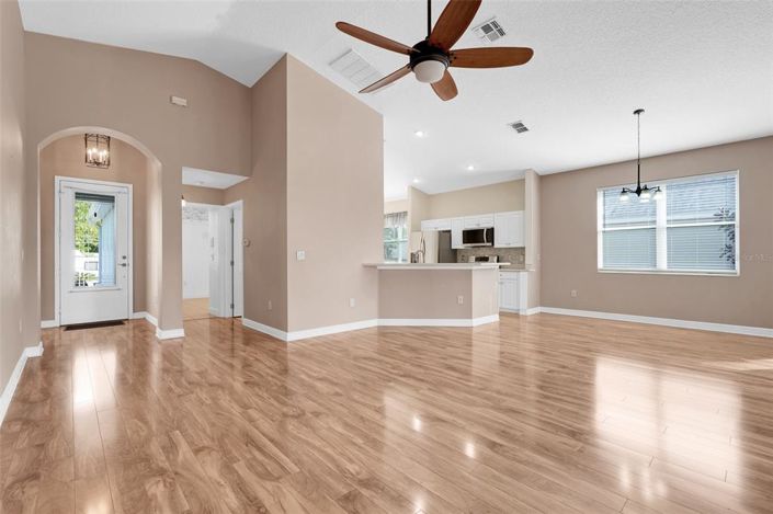 Image No.25-2 Bed House for sale