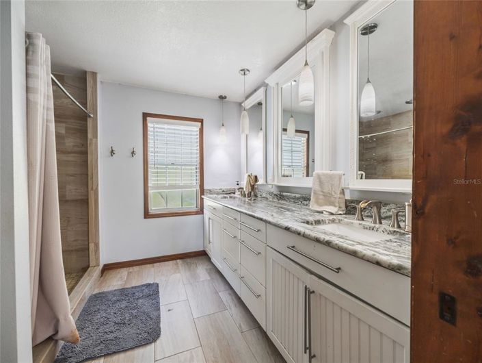 Image No.13-4 Bed House for sale