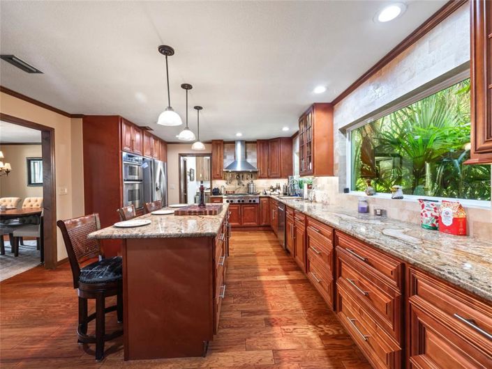 Image No.4-4 Bed House for sale