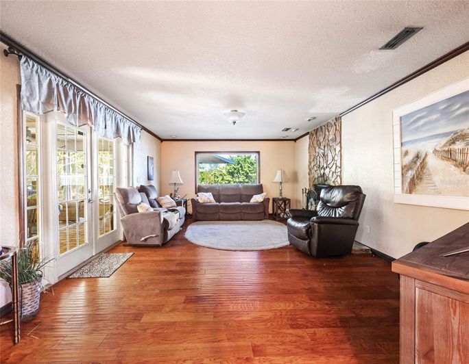 Image No.7-4 Bed House for sale