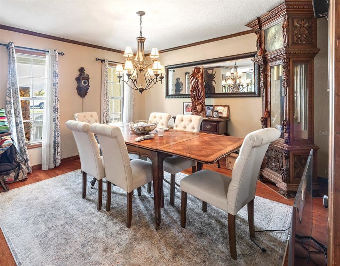 Image No.8-4 Bed House for sale