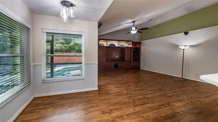 Image No.13-3 Bed House for sale