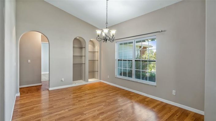 Image No.18-3 Bed House for sale