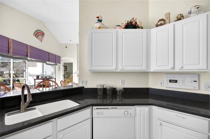 Image No.17-3 Bed House for sale