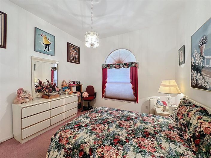 Image No.18-4 Bed House for sale