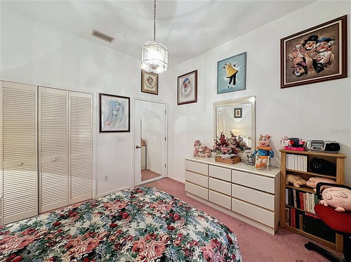 Image No.19-4 Bed House for sale