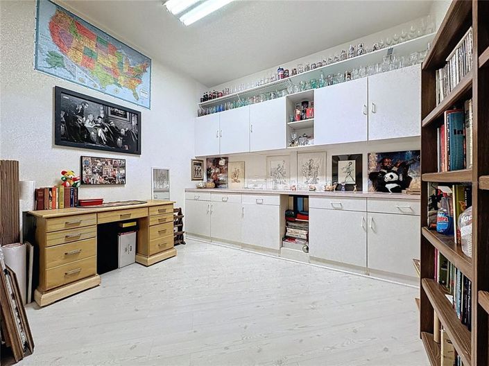 Image No.21-4 Bed House for sale