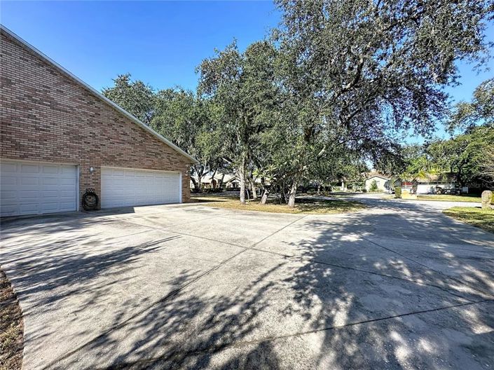 Image No.25-4 Bed House for sale