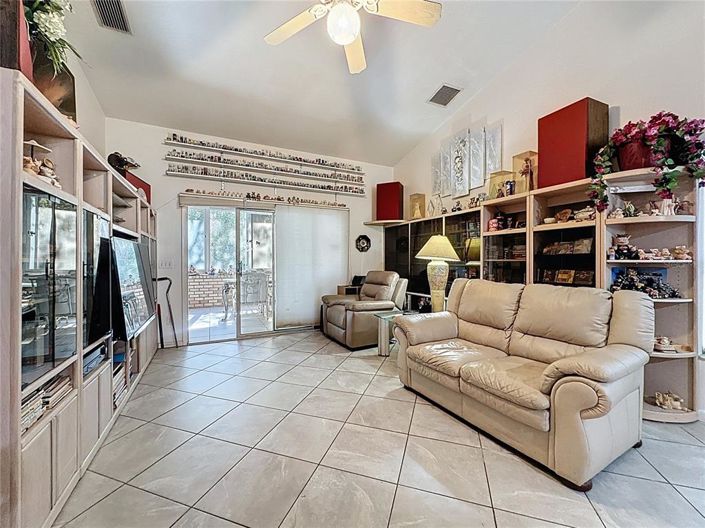 Image No.40-4 Bed House for sale