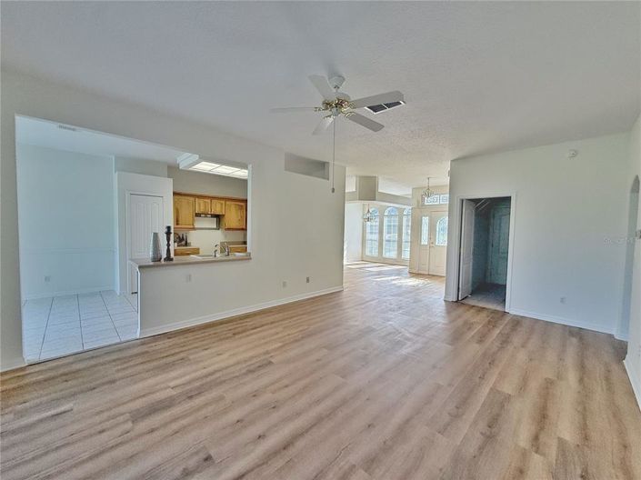 Image No.3-3 Bed House for sale