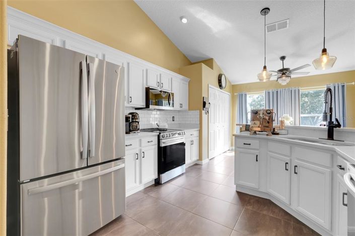 Image No.10-3 Bed House for sale