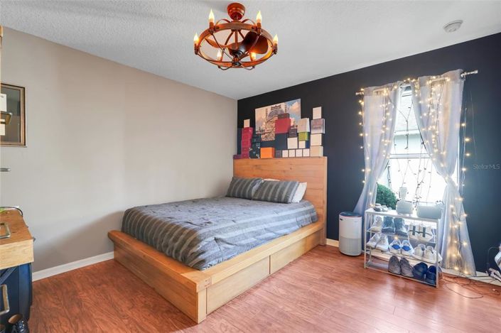 Image No.18-3 Bed House for sale