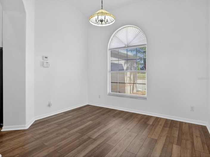 Image No.11-4 Bed House for sale