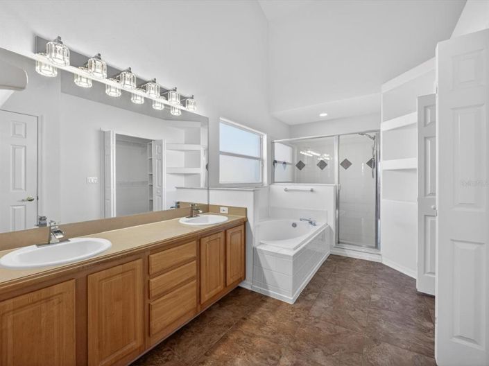 Image No.17-4 Bed House for sale