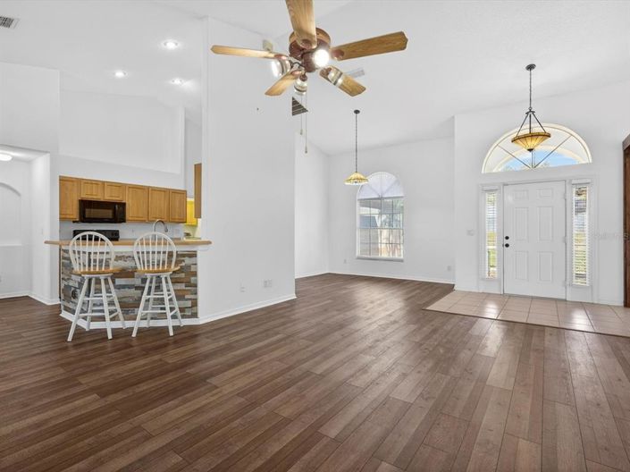 Image No.6-4 Bed House for sale