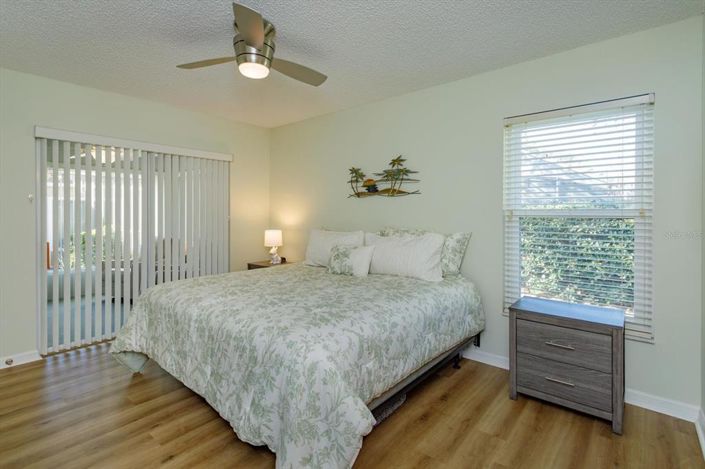 Image No.19-2 Bed House for sale