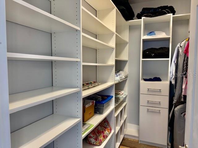 Image No.8-2 Bed Townhouse for sale