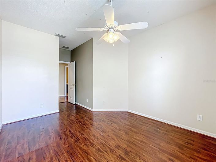 Image No.24-4 Bed House for sale