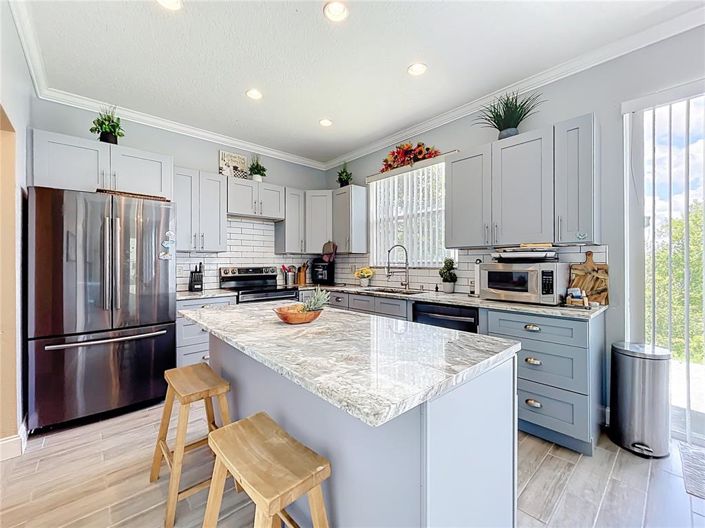 Image No.3-4 Bed House for sale