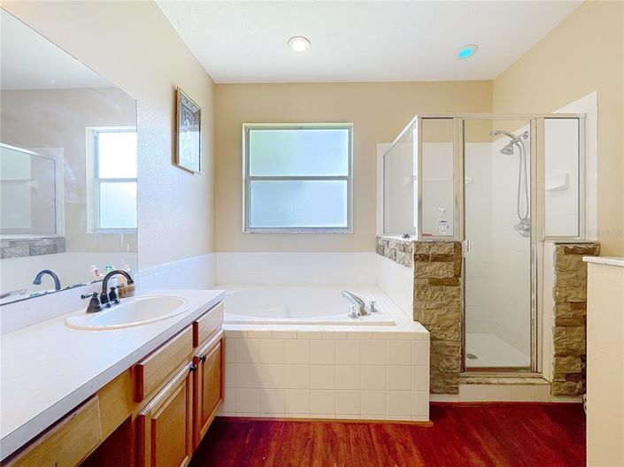 Image No.42-4 Bed House for sale