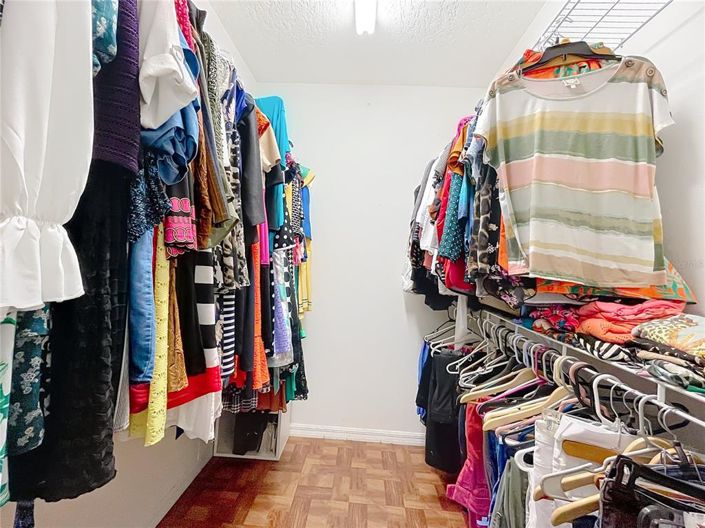 Image No.45-4 Bed House for sale