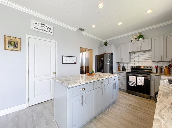 Image No.8-4 Bed House for sale