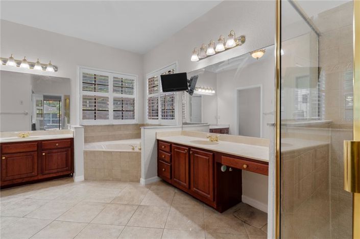 Image No.14-4 Bed House for sale