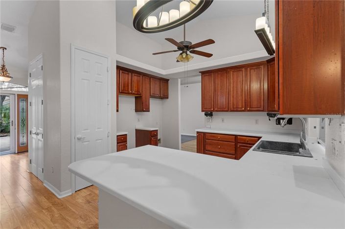 Image No.7-4 Bed House for sale