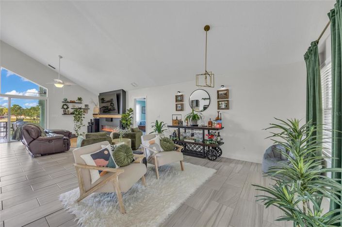 Image No.10-5 Bed House for sale