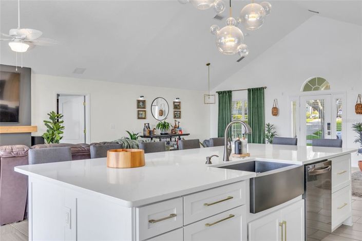 Image No.34-5 Bed House for sale