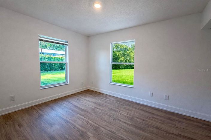 Image No.18-3 Bed House for sale