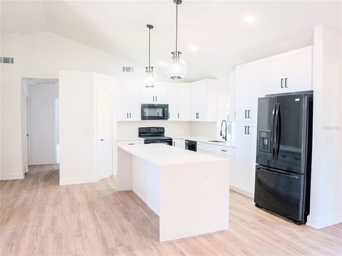 Image No.9-3 Bed House for sale