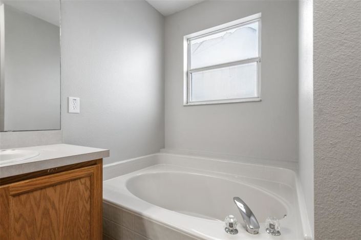 Image No.34-5 Bed House for sale