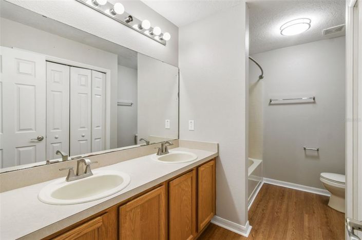 Image No.38-5 Bed House for sale