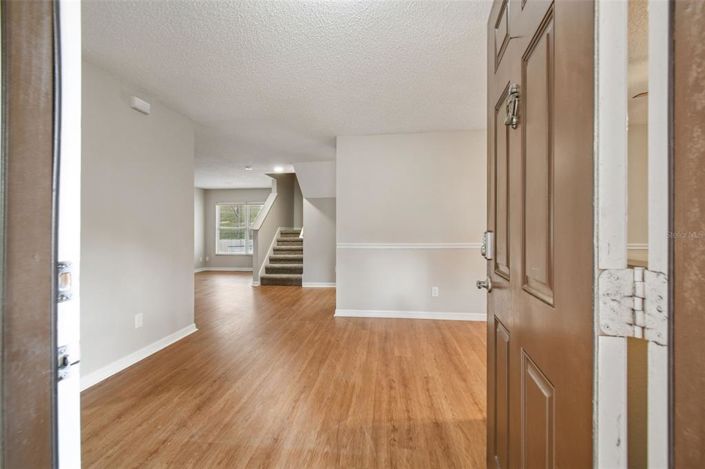 Image No.9-5 Bed House for sale