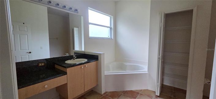 Image No.31-2 Bed House for sale