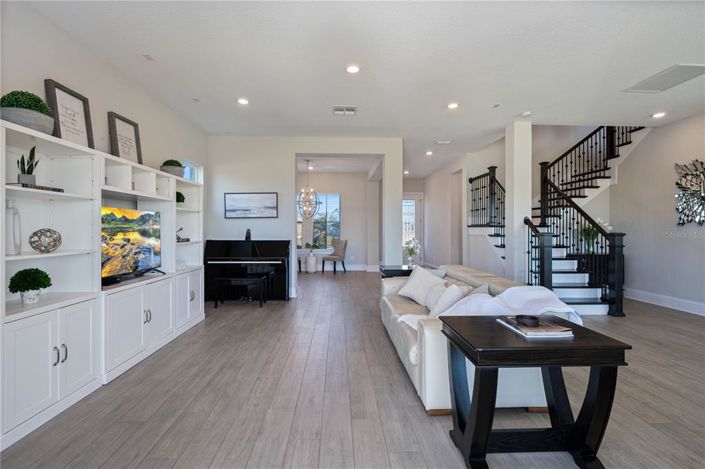 Image No.10-5 Bed House for sale