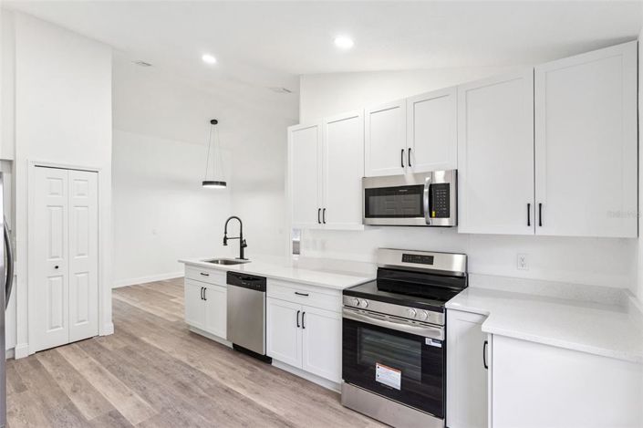 Image No.10-3 Bed House for sale