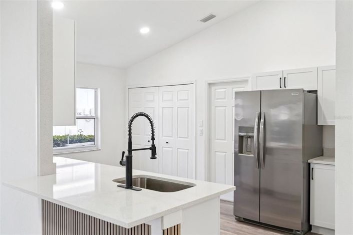 Image No.11-3 Bed House for sale