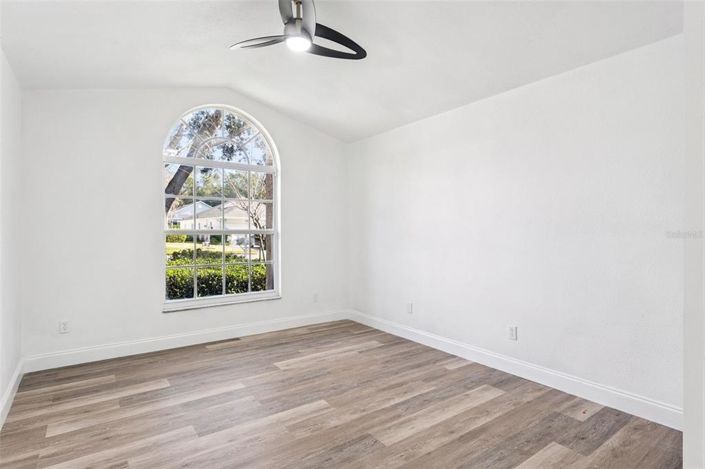 Image No.15-3 Bed House for sale