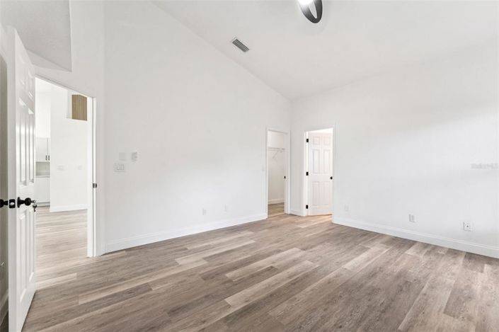 Image No.17-3 Bed House for sale