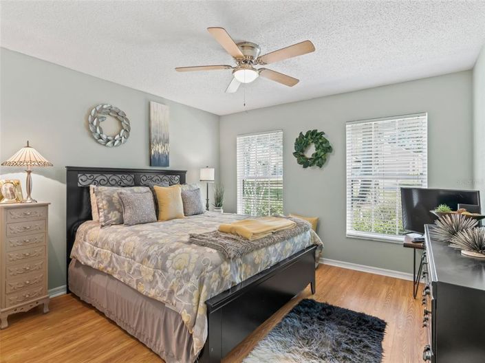 Image No.17-2 Bed House for sale