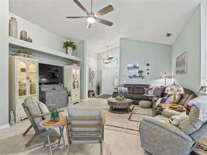 Image No.5-2 Bed House for sale