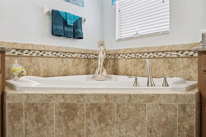 Image No.12-3 Bed House for sale