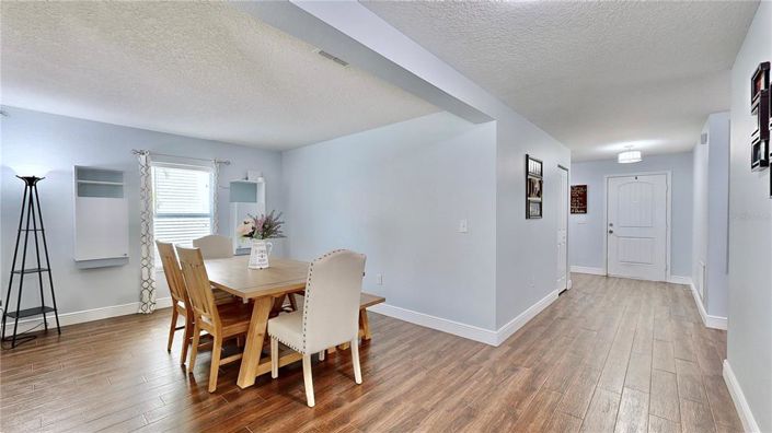 Image No.10-3 Bed House for sale