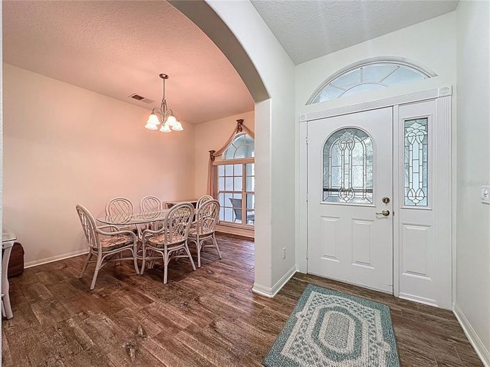 Image No.10-3 Bed House for sale