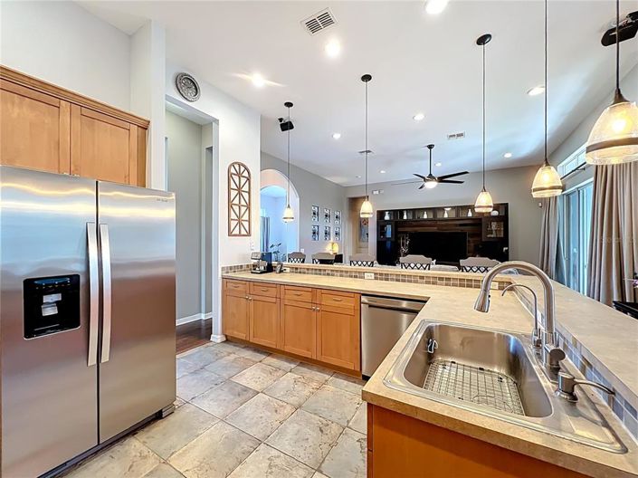 Image No.17-4 Bed House for sale