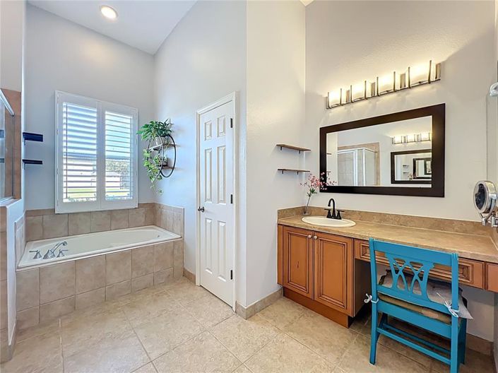 Image No.25-4 Bed House for sale