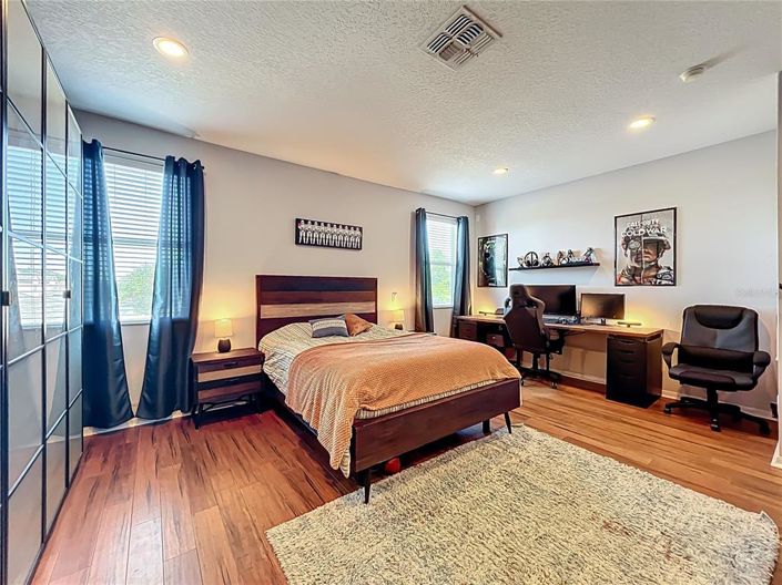 Image No.37-4 Bed House for sale